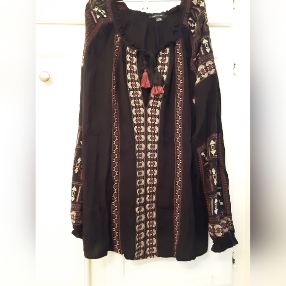 Long-sleeved American Eagle size XL boho embroidered - Picture 1 of 4